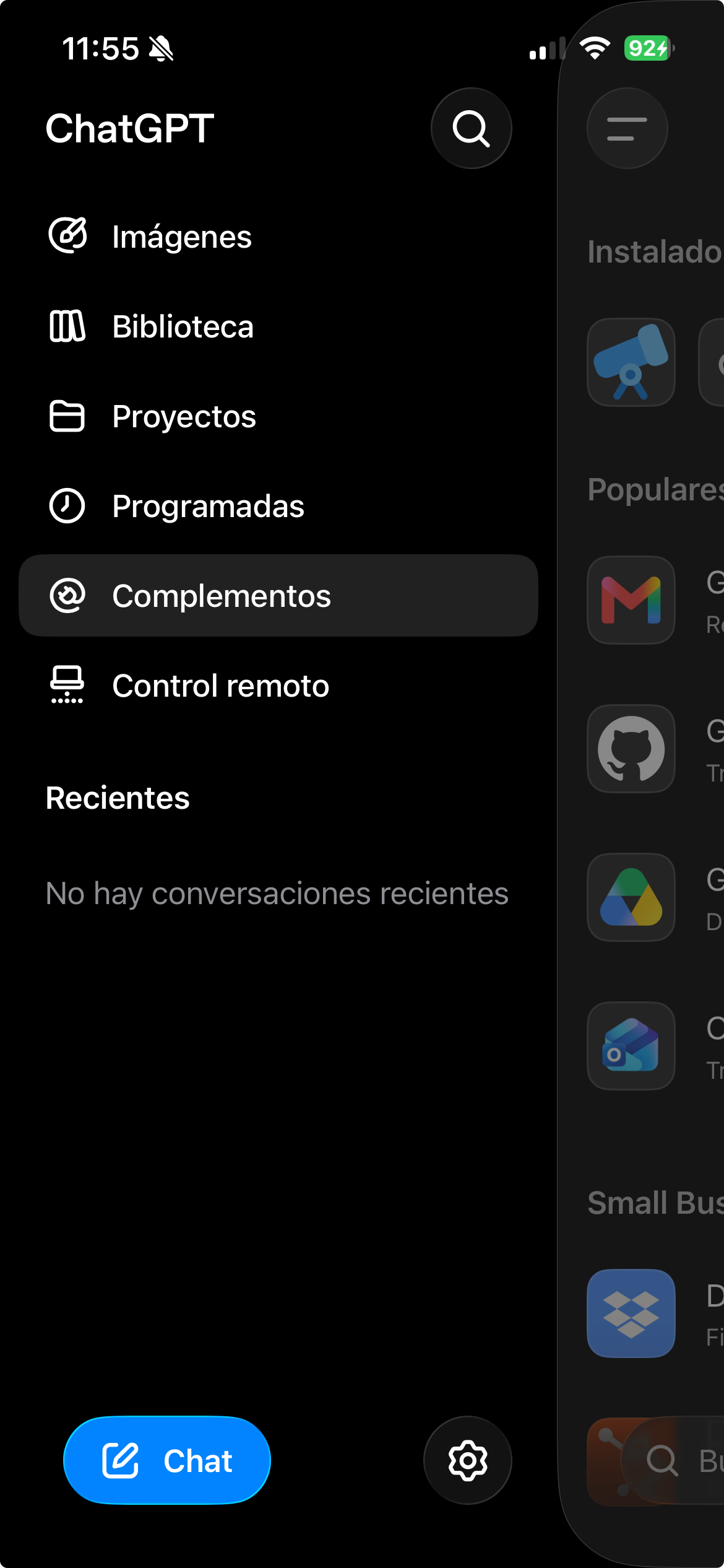Menú de ChatGPT en un iPhone con la opción Complementos para instalar Lightsplit