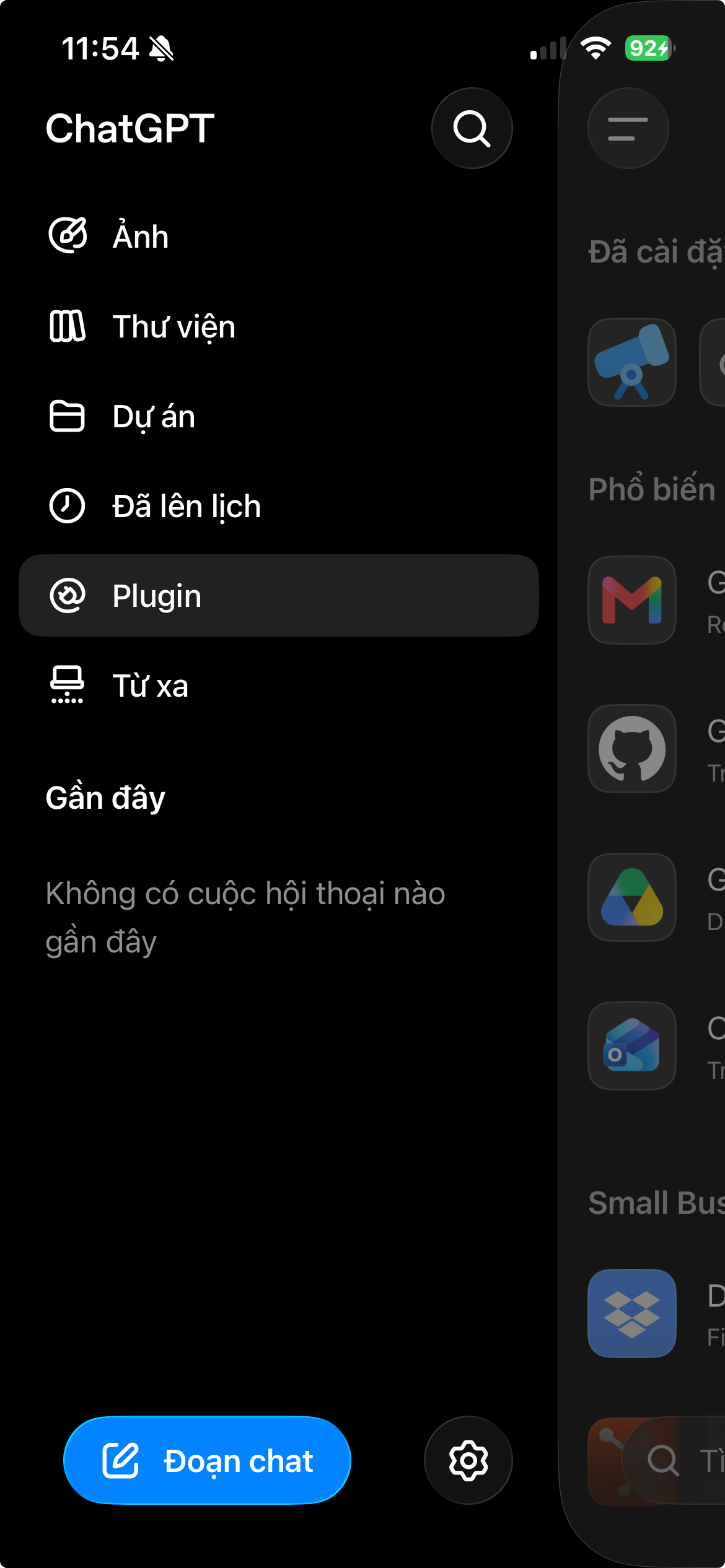 Mục Plugin trong menu ChatGPT trên iPhone để tìm và cài Lightsplit