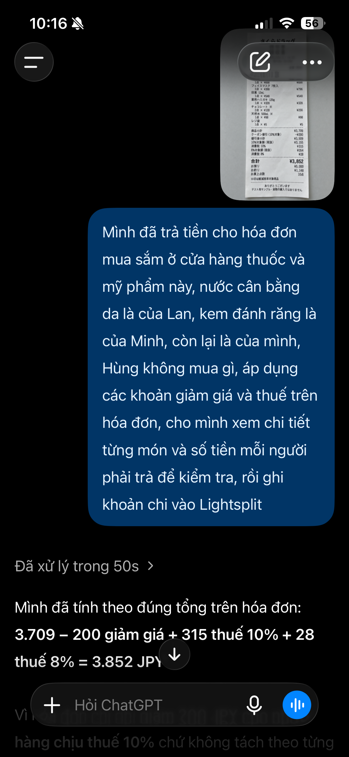 Ảnh hóa đơn mua sắm và yêu cầu chia theo từng món, áp dụng giảm giá và thuế cho tổng 3852 JPY